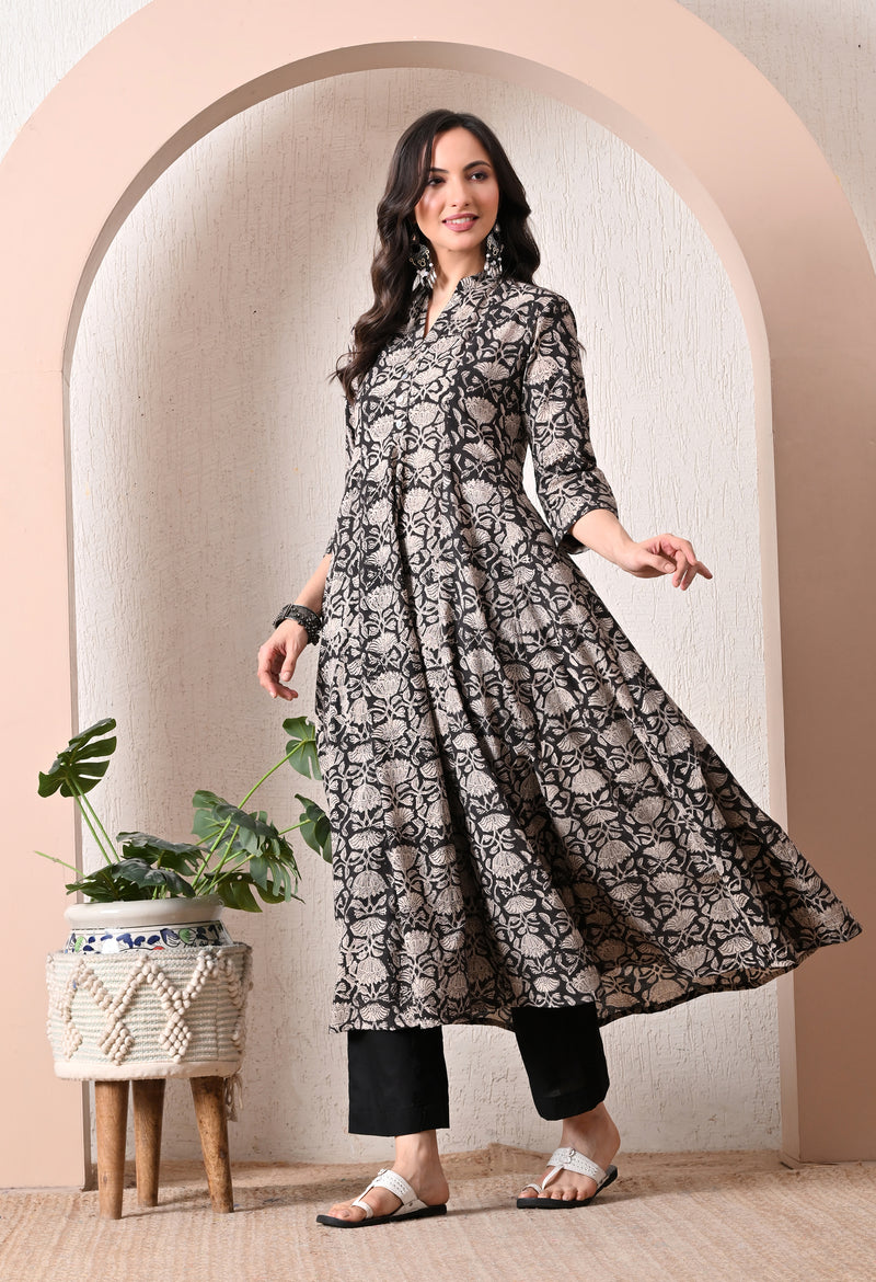 Noir Flow Anarkali Kurta With Pant