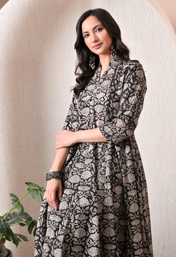 Noir Flow Anarkali Kurta