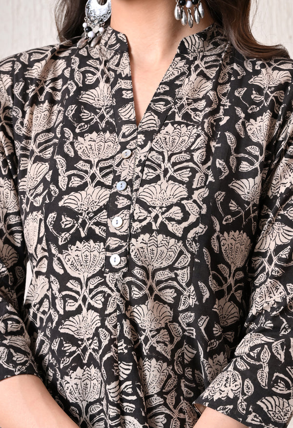 Noir Flow Anarkali Kurta